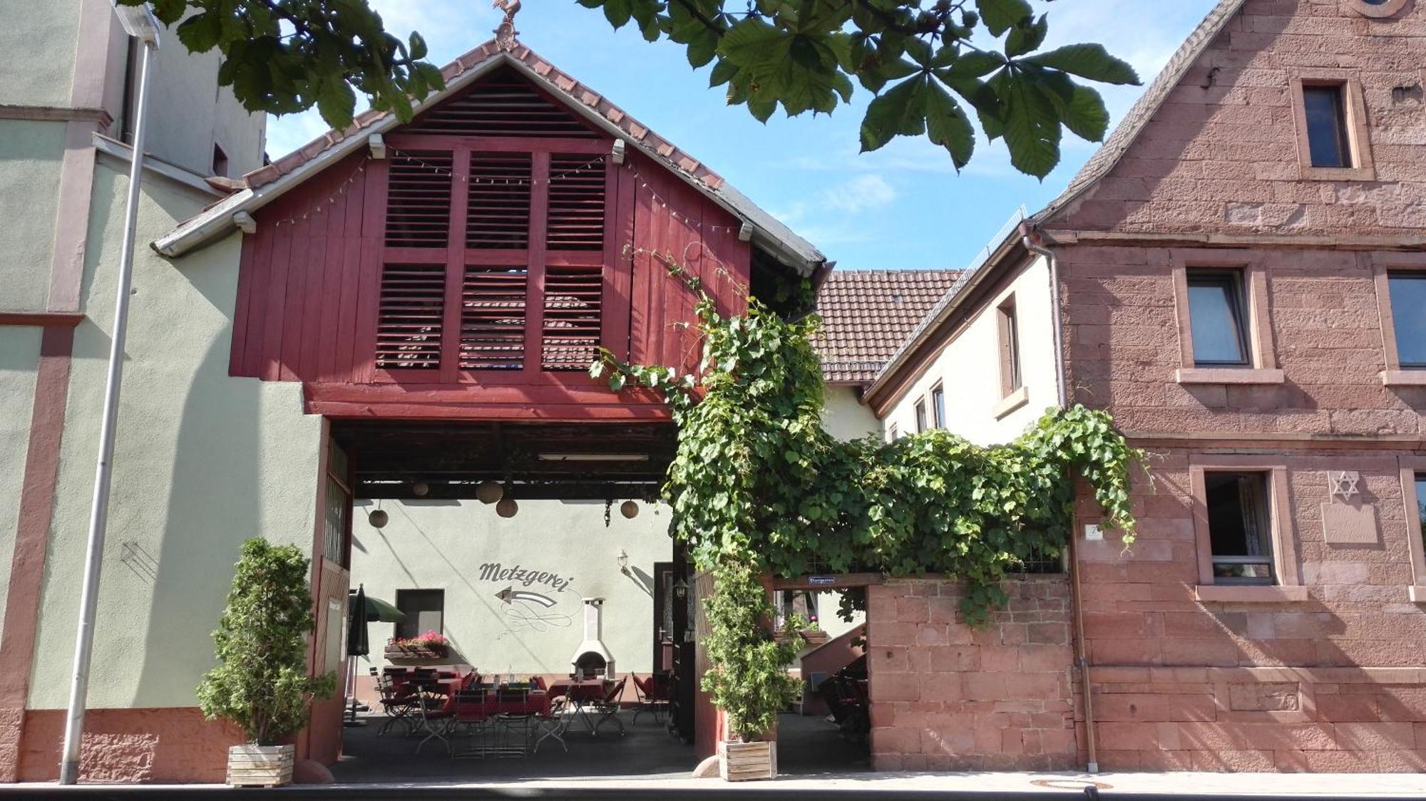 Wirtshaus & Hotel Zur Alten Brauerei Zapf Uettingen Ngoại thất bức ảnh